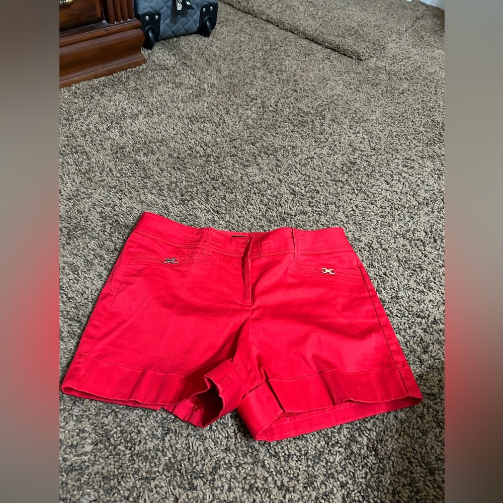 red shorts